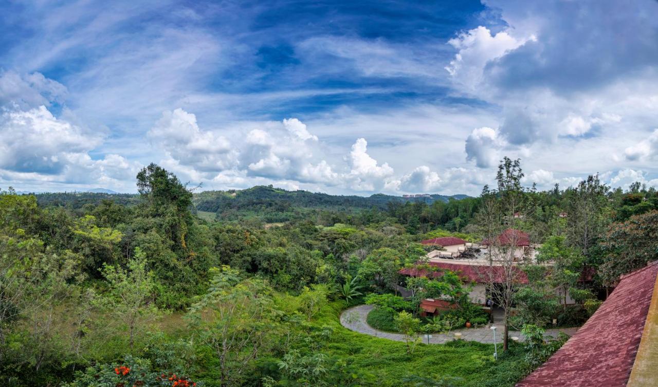 คลับ มาฮินดรา มาดิเครี คูร์ก Hotel ภายนอก รูปภาพ